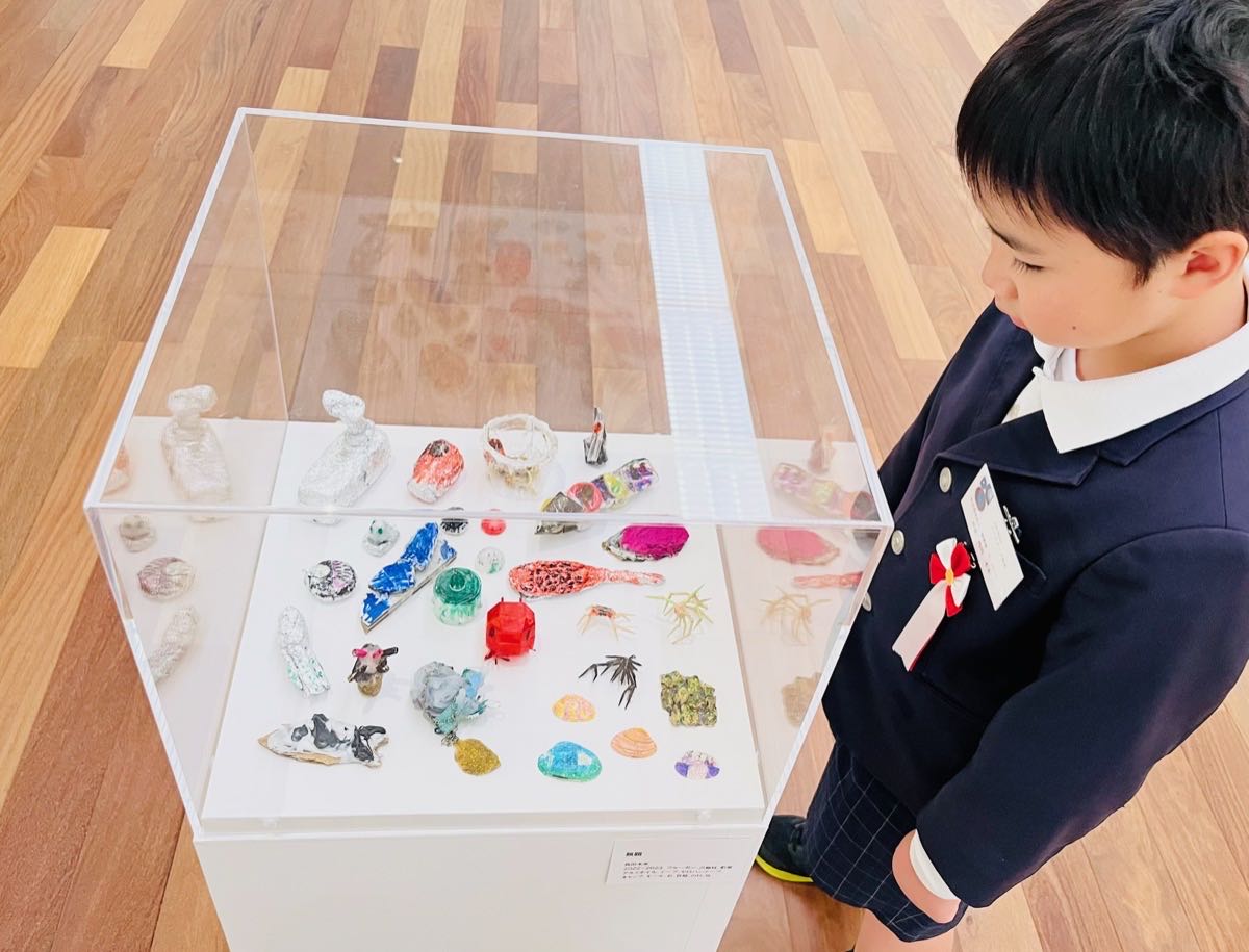 アールブリュット展覧会2024 ③ みらいと立体作品ケース