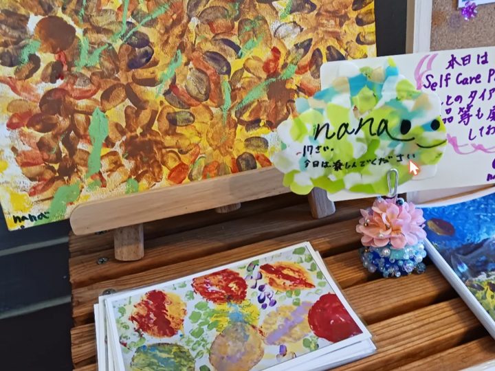 nanaさんの指絵アートと点描アート